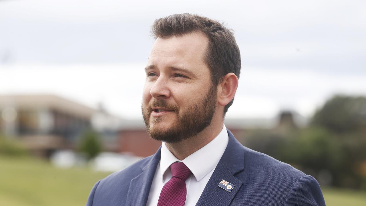 Minister Felix Ellis.