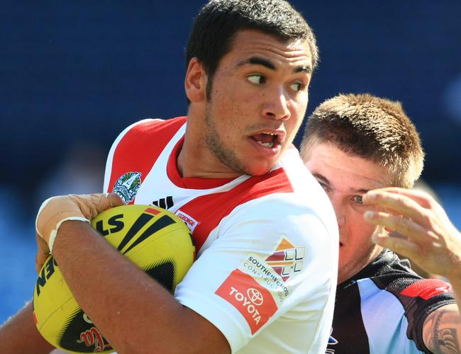 Matt Mundine (cousin of Anthony Mundine) during his time with the Dragons.