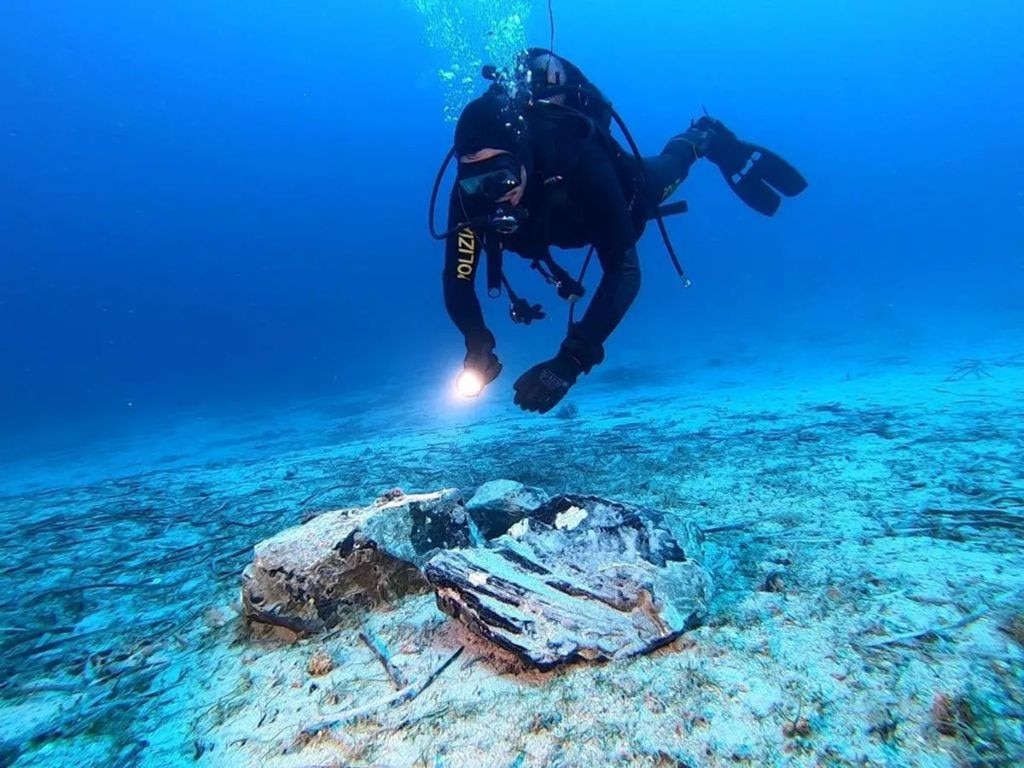 Naples police have uncovered obsidian cores from what may be one of the oldest shipwrecks ever discovered. Picture: Naples Superintendency for Archaeology, Fine Arts and Landscape