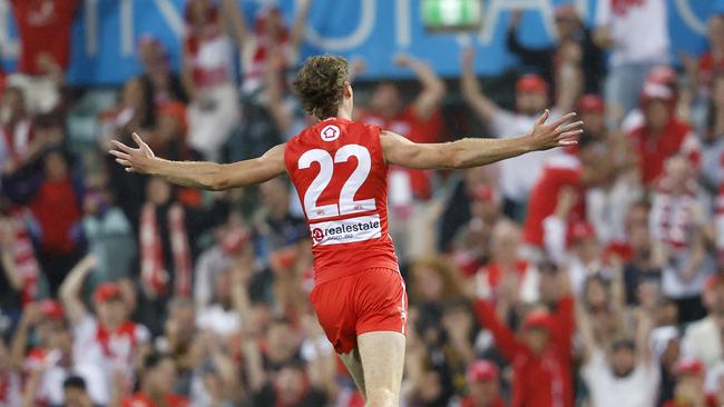 Loud music annoys the fans at the SCG. Picture: Phil Hillyard