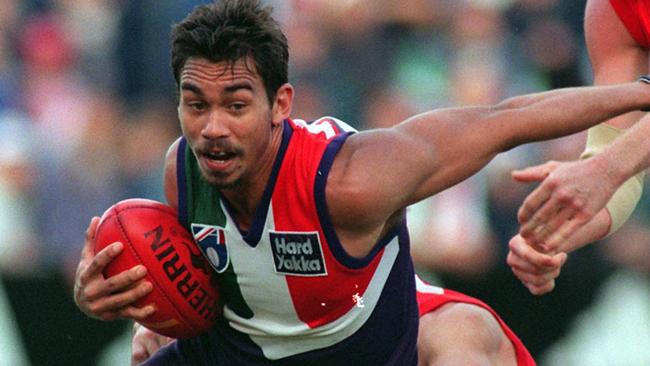 Steven Koops in action for the Dockers in 1998.