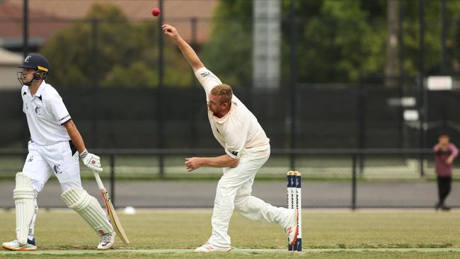 DVCA: Mark Keenan rolls the arm over for Diamond Creek. Picture: Stuart Milligan