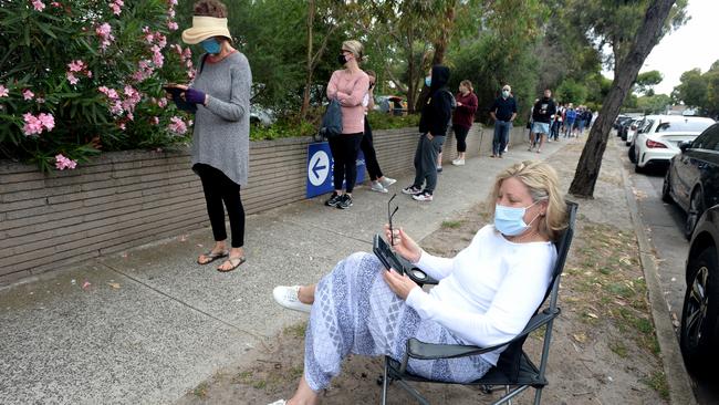 People queue for COVID-19 tests outside Sandringham Hospital in Melbourne on Thursday. paid tribute to Australians who are ‘doing the right thing’. Picture: Andrew Henshaw