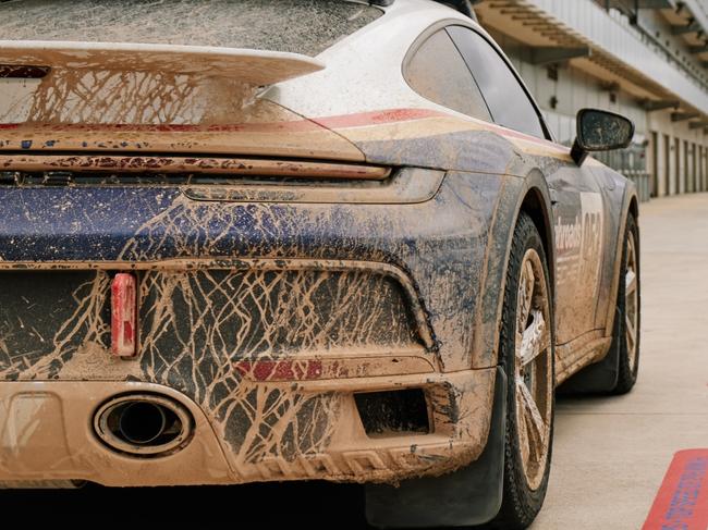 2023 Porsche 911 Dakar