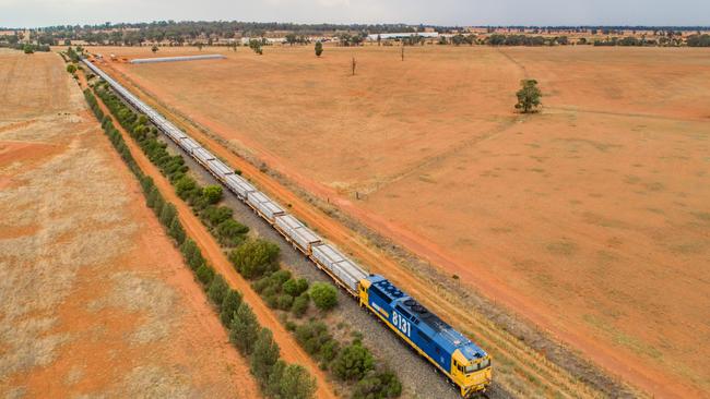 The Darling Downs Inland Rail builders have been announced.