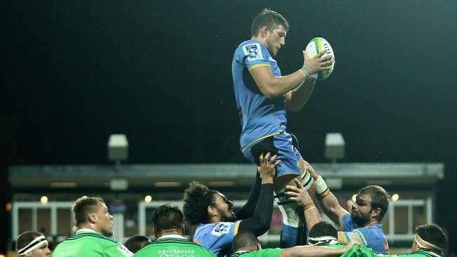 Adam Coleman of the Force takes a high ball against the Highlanders.