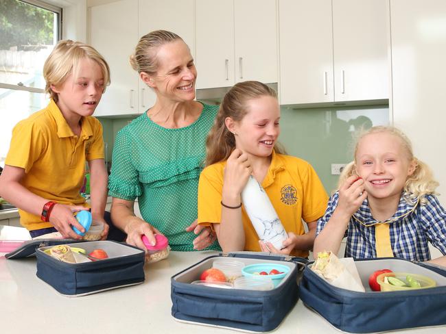 Rachel Clemons with her 3 kids Elliot (8) Georgia (10) and Lucy (6). Picture: Richard Dobson 