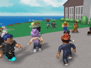Roblox entices children to talk to strangers. Image: Supplied