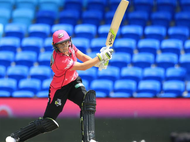 Sydney Sixers opener Alyssa Healy bats in the WBBL against the Hobart Hurricanes. Picture: AAP Image/Rob Blakers