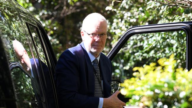 Former ABC Chairman Justin Milne returns to his home in Sydney, Thursday, September 27, 2018. Justin Milne has resigned as chairman of ABC after the controversial sacking of Michelle Guthrie. (AAP Image/Joel Carrett) NO ARCHIVING