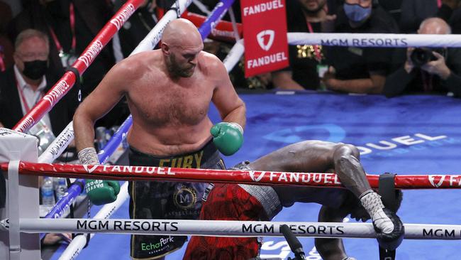 Tyson Fury (L) ends the fight in brutal fashion. Picture: Ethan Miller/Getty