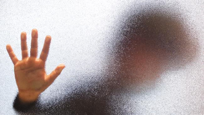 A Wendouree sex offender struck up conversations with kids at a bus stop.