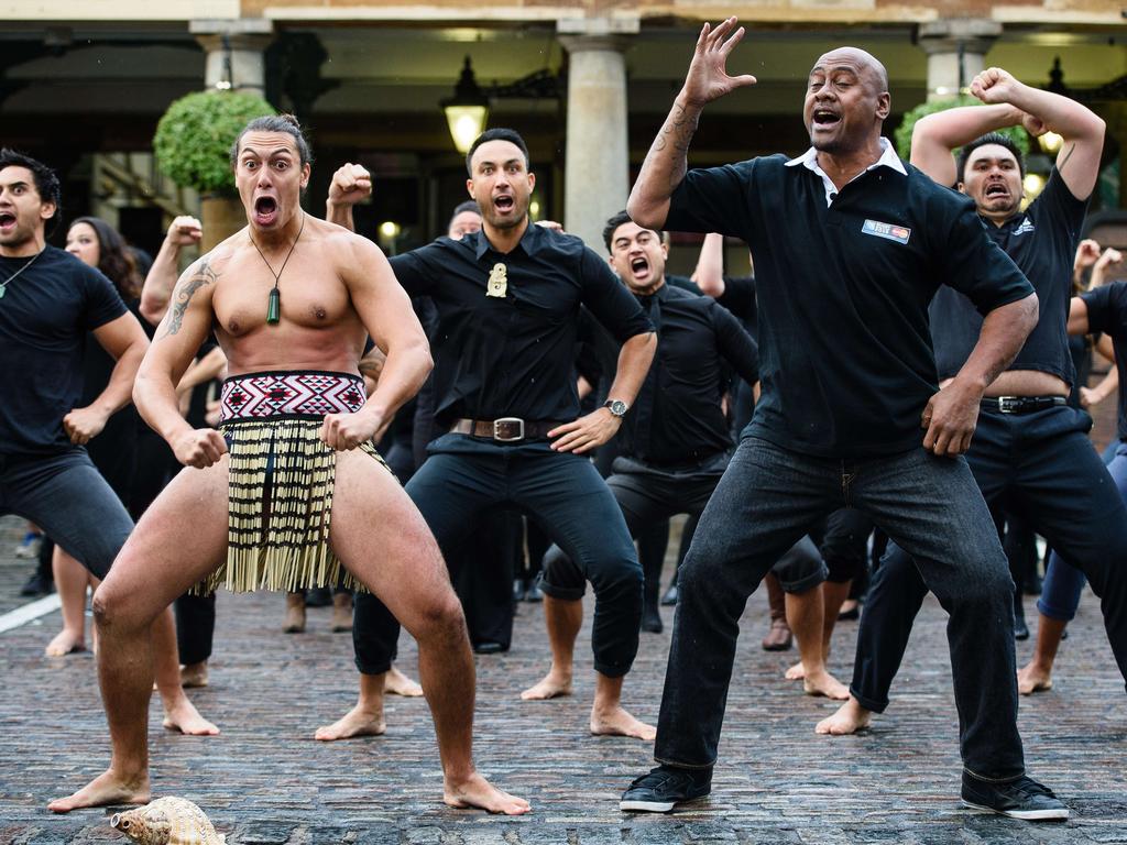 Jonah Lomu and members of the Ngati Ranana London Maori Club performing a haka during the 2015 World Cup.