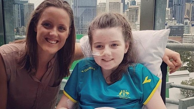 Paralympic champion Ellie Cole visited brave shark attack survivor Hannah Papps in hospital.