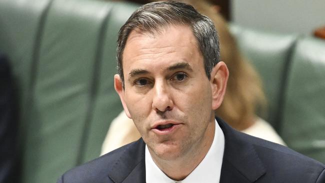 CANBERRA, AUSTRALIA  - NewsWire Photos - November 20, 2024: Federal Treasurer Jim Chalmers updates the House of Representatives on the state of the Australia econmoy at Parliament House in Canberra. Picture: NewsWire / Martin Ollman