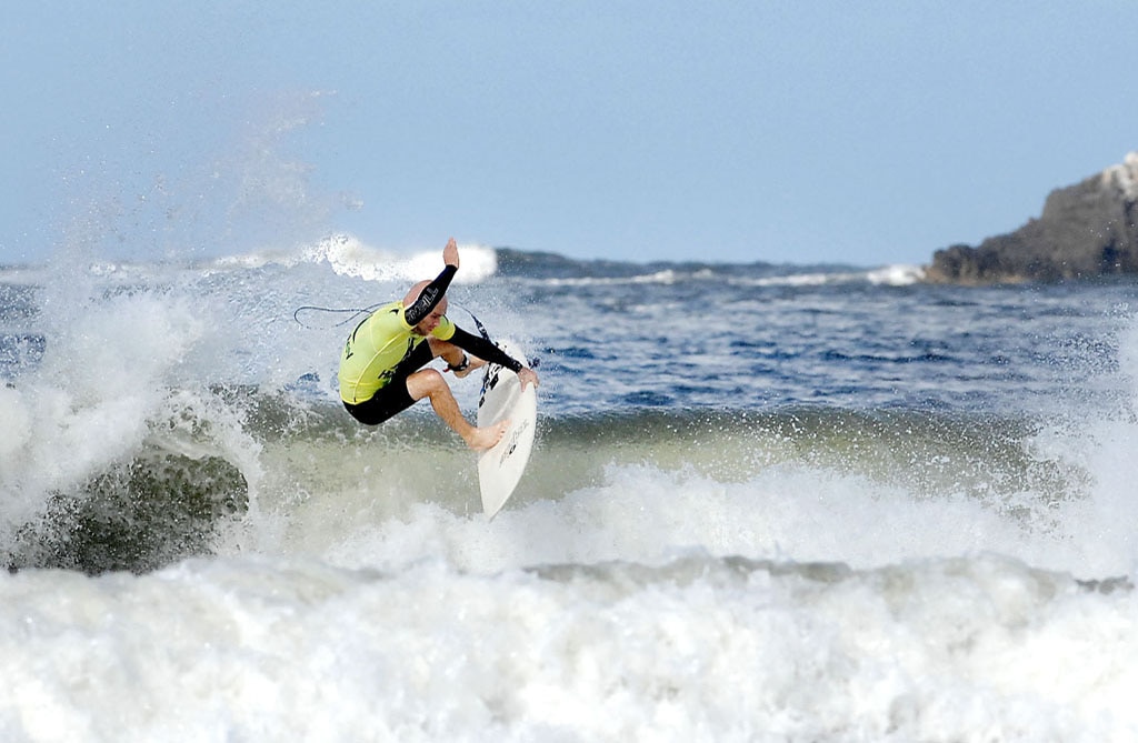 Surfing, Broken Head, Hurley NSW Championship, Open Mens, Heats, Shane Wehner of Suffolk Park pulled off some great tricks to make it through his heat.