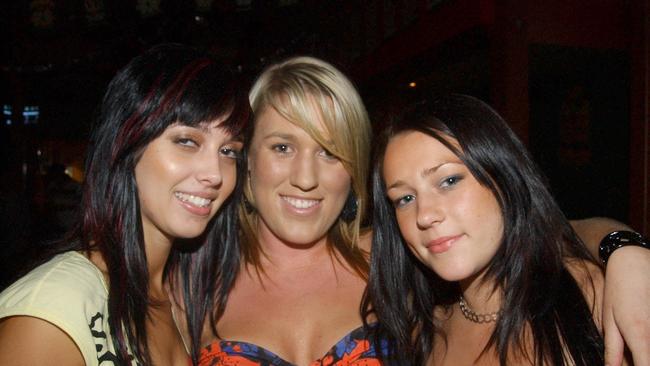 TCP TIMEOUT 9/12/2006 - Jess, Shelby and Amanda at Shenanigans for Timeout Keywords / Pubs / Clubs / Socials / Timeout