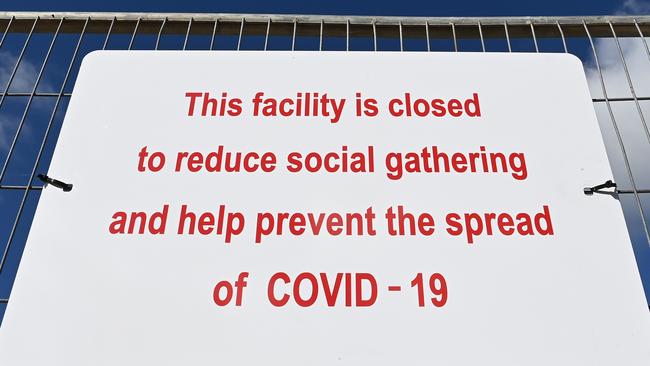 No evidence exists that anyone, in a face mask and distancing, has contracted COVID-19 outside. Picture: Getty Images