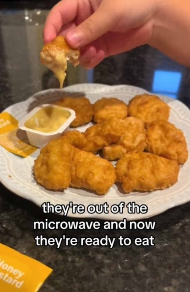 The mum usually heats up 10 nuggets at a time. Picture: Tiktok / @seebiedeebie