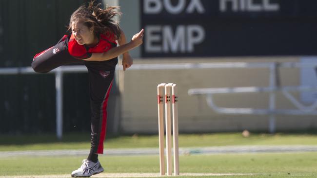 Molly Strano in action for Essendon Maribyrnong Park. Picture: Richard Serong