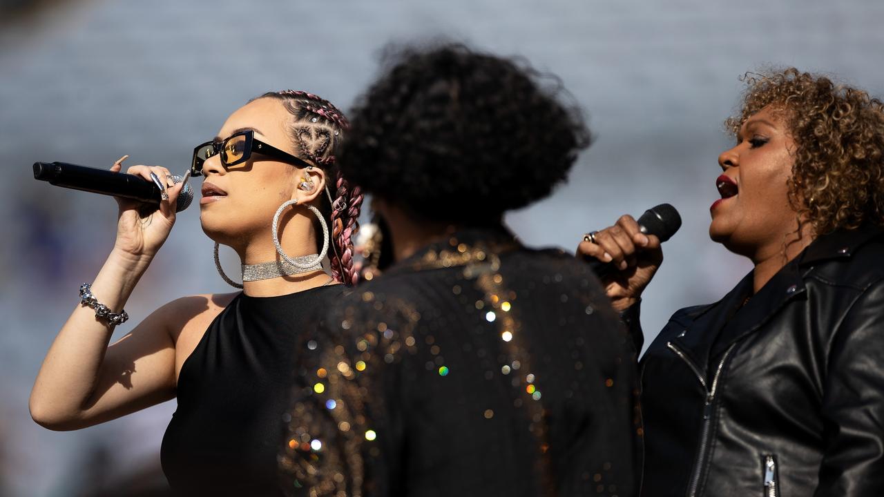 Fans were blown away. Photo by Mark Kolbe/Getty Images.