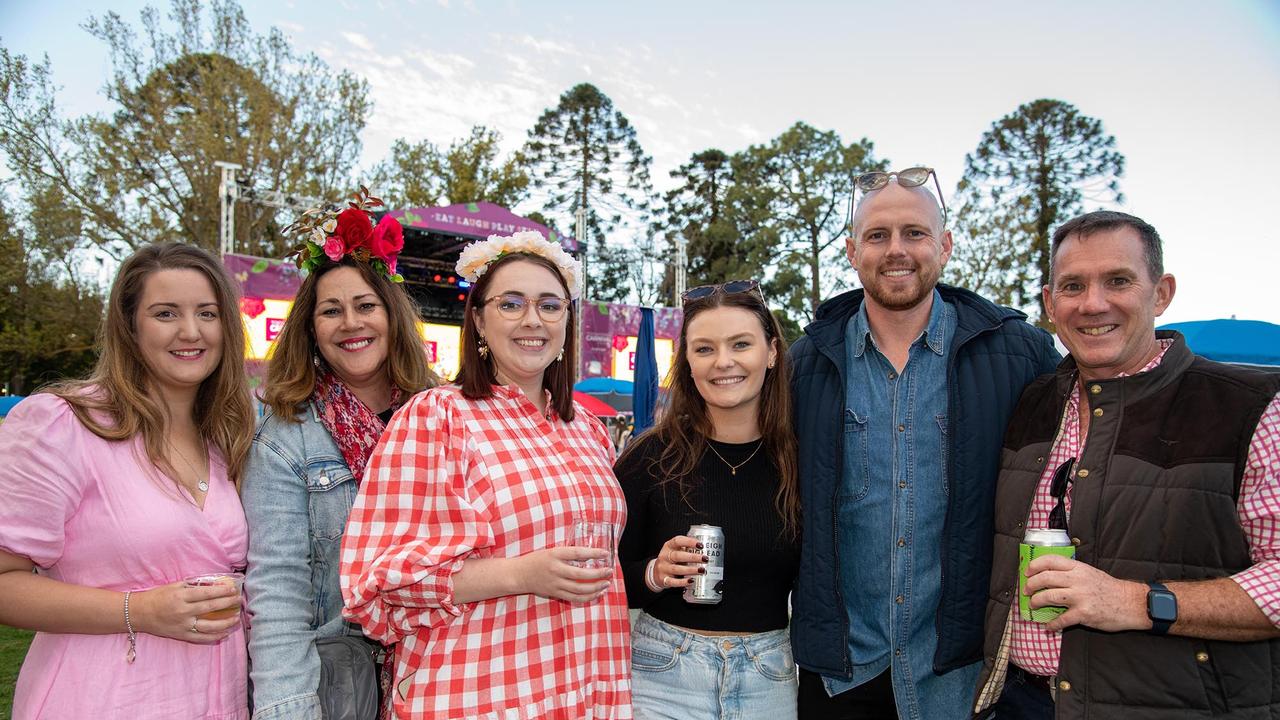 Mel Lynch, Janelle Prior, Rhielly Smith, Sophie Stocker, Tom O'Connell and Gary Fry. Festival of Food and Wine, Queens Park, Toowoomba Carnival of Flowers. Friday September 9, 2022 Picture: Bev Lacey