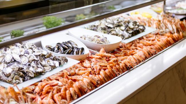 It’s a fact — your body burns more calories in winter, so check out our top 13 buffets on the Gold Coast for refuelling the engine.