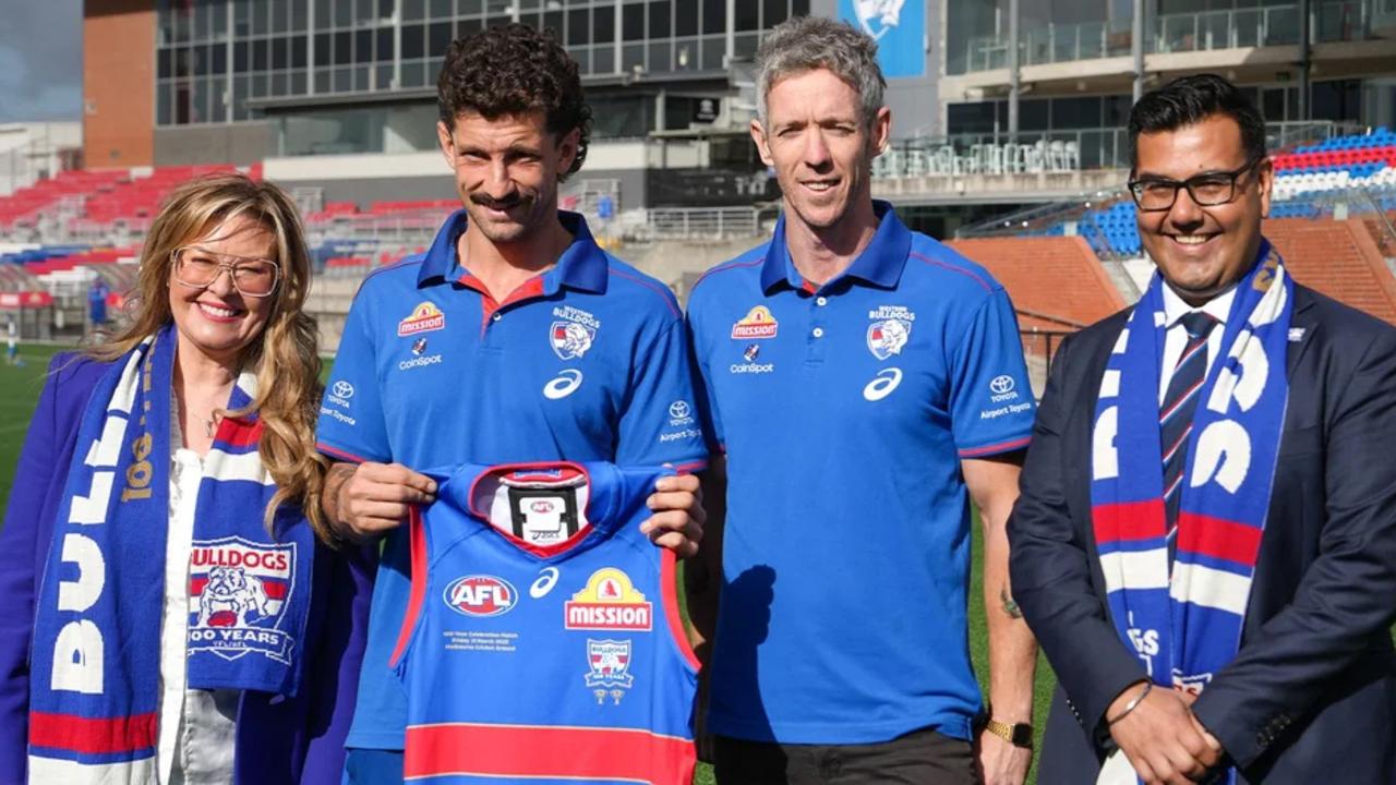 AFL Now: Club great’s ‘proud’ moment as Dogs eye history