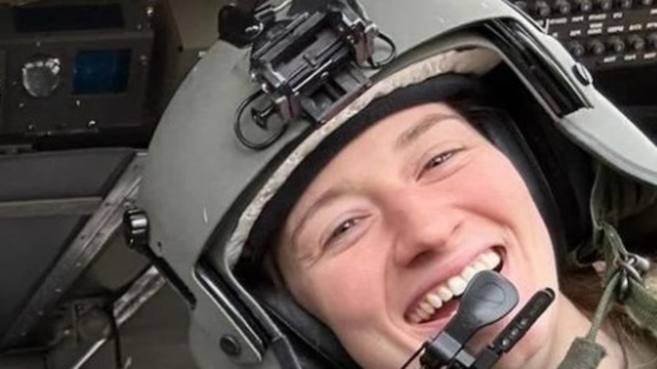 Female soldier in helicopter crash named