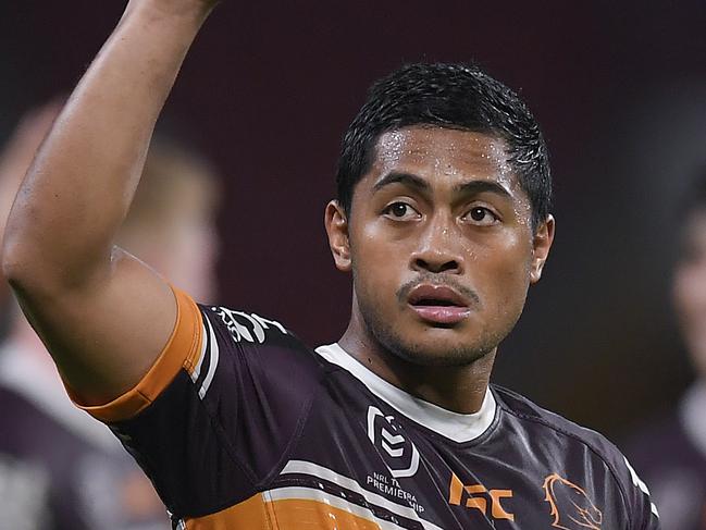 BRISBANE, AUSTRALIA - JULY 11: Anthony Milford of the Broncos salutes the fans after his team's victory during the round nine NRL match between the Brisbane Broncos and the Canterbury Bulldogs at Suncorp Stadium on July 11, 2020 in Brisbane, Australia. (Photo by Albert Perez/Getty Images)