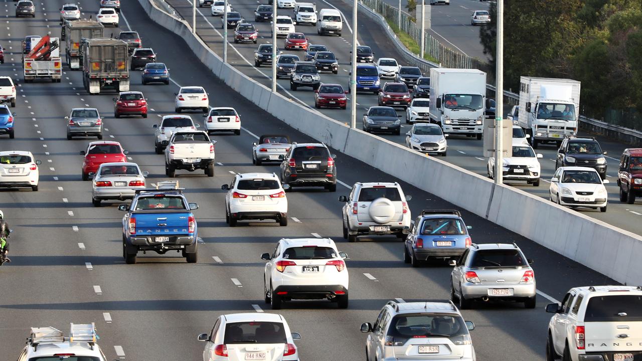 M1 mayhem: Hour to travel 3km after two-vehicle crash