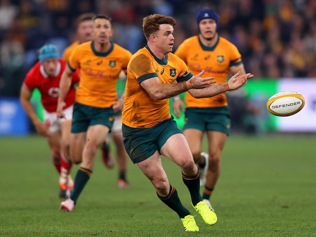 Andrew Kellaway fires a pass for the Wallabies. Picture: Jason McCawley/Getty Images