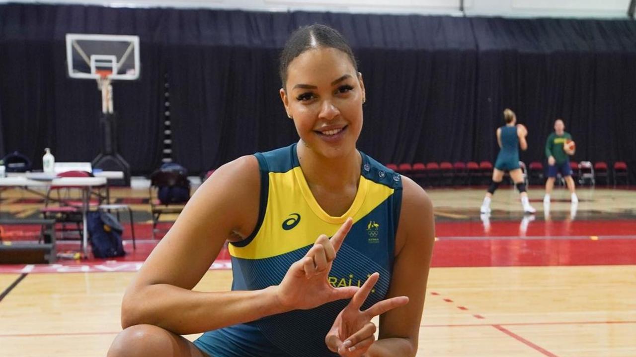 Cambage’s cryptic reply after alleged racist jab behind brawl is revealed – Fox Sports