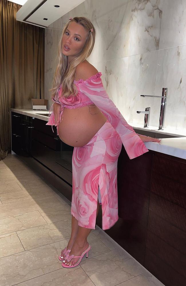 The mother-of-two is due to give birth to her second child next month. Picture: Instagram/TammyHembrow