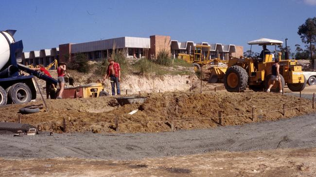 Construction of Warringah Aquatic Centre carpark. Courtesy Dee Why Library