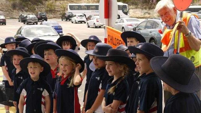 Ted Pretty, who was Suncoast Christian College's lollipop man for more than 22 years, has passed away, aged 90.