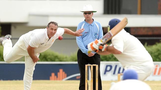 Craig Sheedy sends one down for Williamstown. Picture: David Smith.