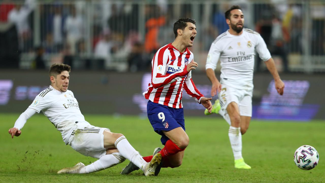 udsultet involveret ly Football: Federico Valverde tackle, red card, video, watch, Real Madrid vs  Atletico Madrid, Spanish Super Cup, La Liga