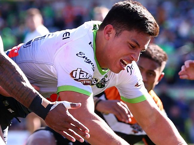 CANBERRA, AUSTRALIA - AUGUST 12: Joseph Tapine of the Raiders scores a try during the round 22 NRL match between the Canberra Raiders and the Wests Tigers at GIO Stadium on August 12, 2018 in Canberra, Australia.  (Photo by Mark Nolan/Getty Images)