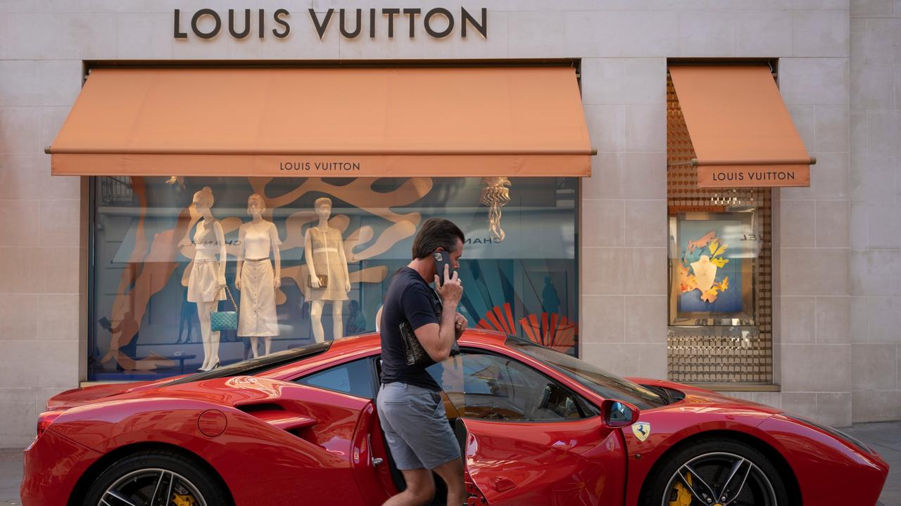 Louis Vuitton Slashes Staff Discount
