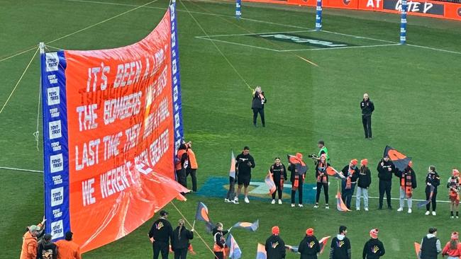 An absolutely savage banner by the Giants.