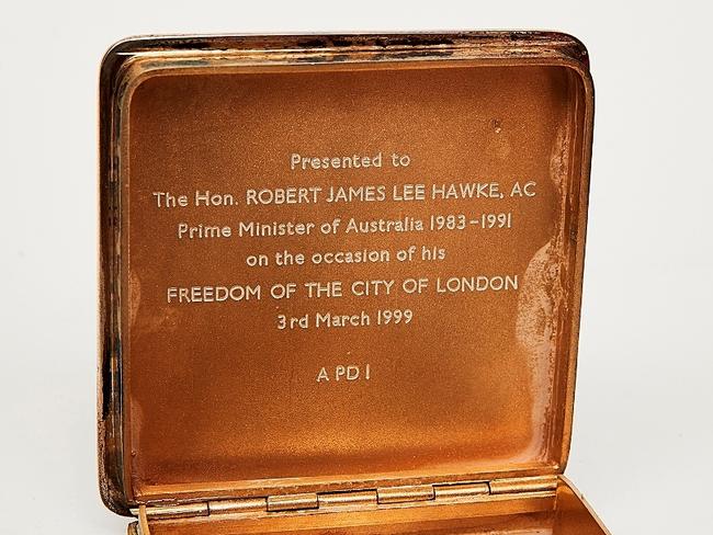 Auction of Bob Hawke & Blanche d'Alpuget Mementos Curiosities Art and Design: Sterling Silver Pill Box Mark of Birmingham, c. 1999 inscribed ‘Presented to the Hon Robert James Lee Hawke, AC Prime Minister of Australia 1983-1991 on the occasion of his Freedom of the City of London, 3rd March 1999’. Picture: Supplied