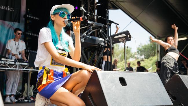 “Take a knee y’all.” Banoffee at Laneway Festival, Footscray, 2016