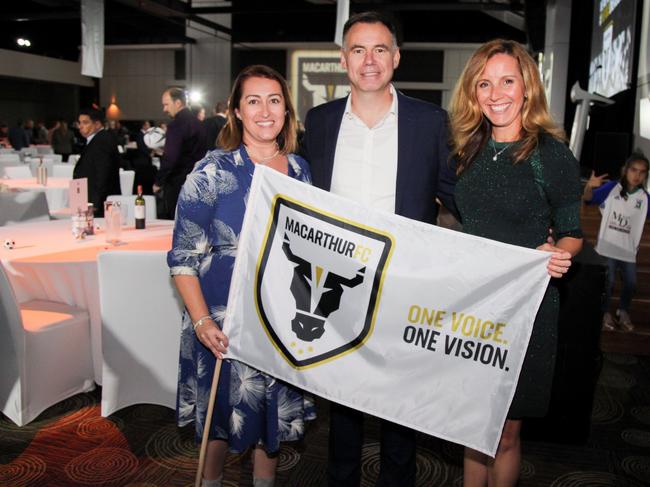 Ante Milicic is staying loyal to Macarthur. Picture: Elisa Romeo