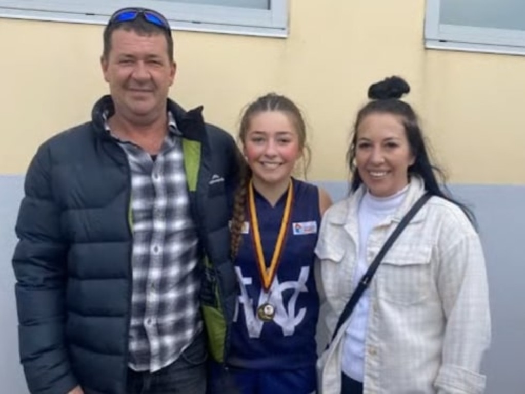 Samara Whitney with dad Seton and mum Kym.