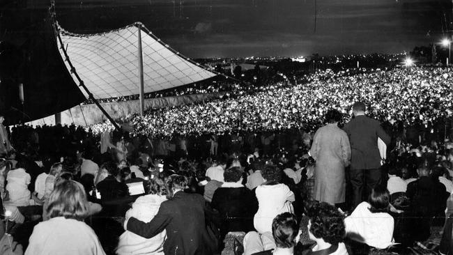 Sidney Myer Music Bowl during Carols by Candlelight on Christmas Eve in 1964.