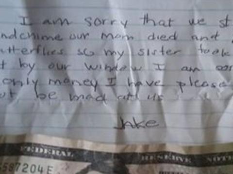 The note left at Chrissy's front door. Picture: Chrissy Marie