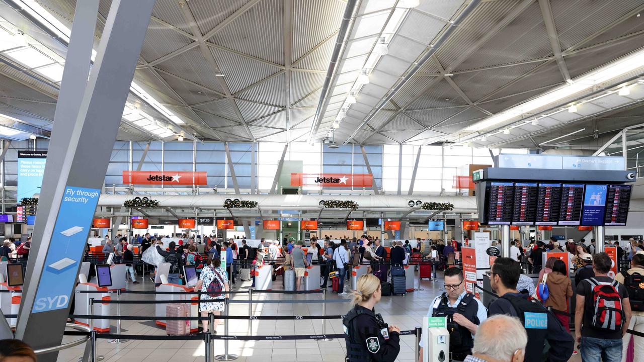 From December 12 to New Year’s Day, Sydney Airport is expecting 2.2 million to pass through. Picture: NCA NewsWire / Damian Shaw