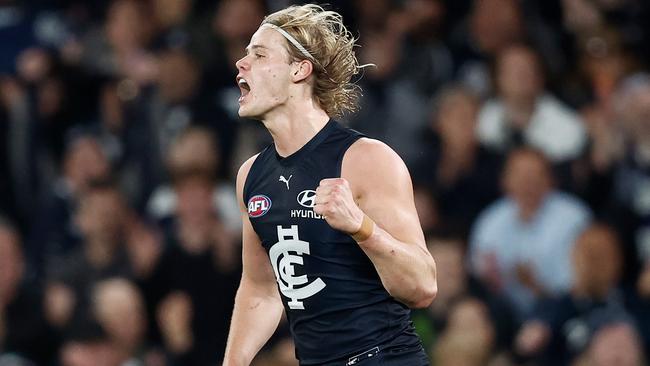 De Koning will play a role up forward with no Harry McKay for the Blues. (Photo by Michael Willson/AFL Photos via Getty Images)