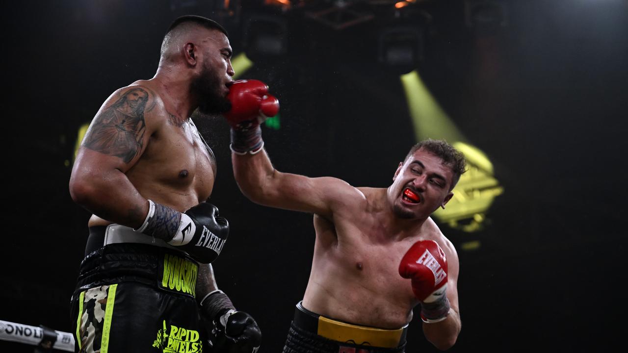 Leutele and Vousiutu put on a show. Photo: No Limit Boxing